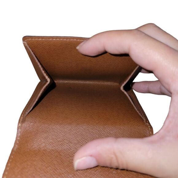 Louis Vuitton Compact Wallet - Picture 4 of 11